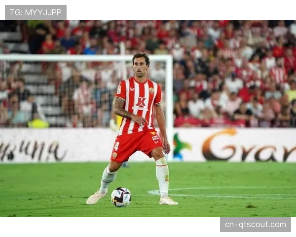 阿尔梅里亚2-2赫罗纳，主队在补时阶段通过一次简单的边路传中扳平，全场精妙肋部配合未能转化为胜势